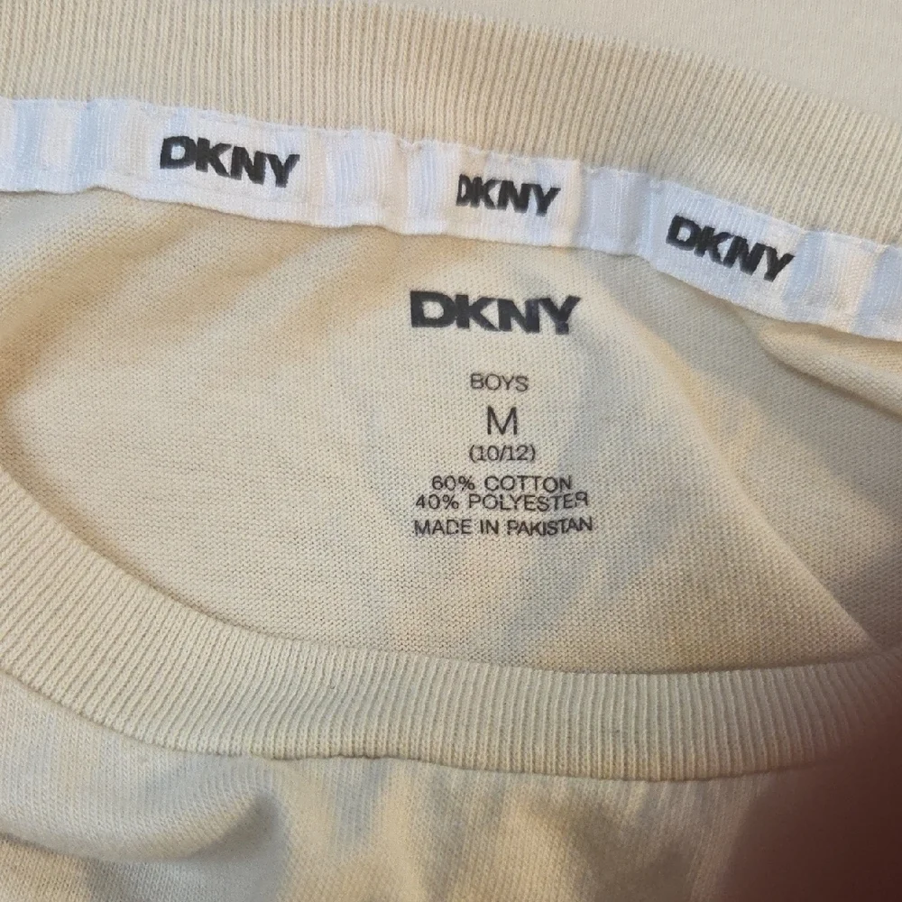 DKNY Men’s Beige Graphic Tee - New York City Print